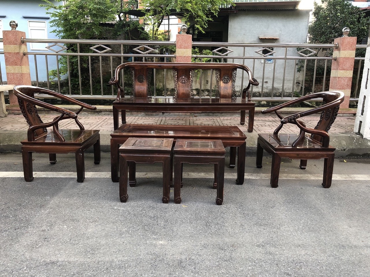 Làm sao để bán bàn ghế cũ giá cao tại TP Hồ Chí Minh